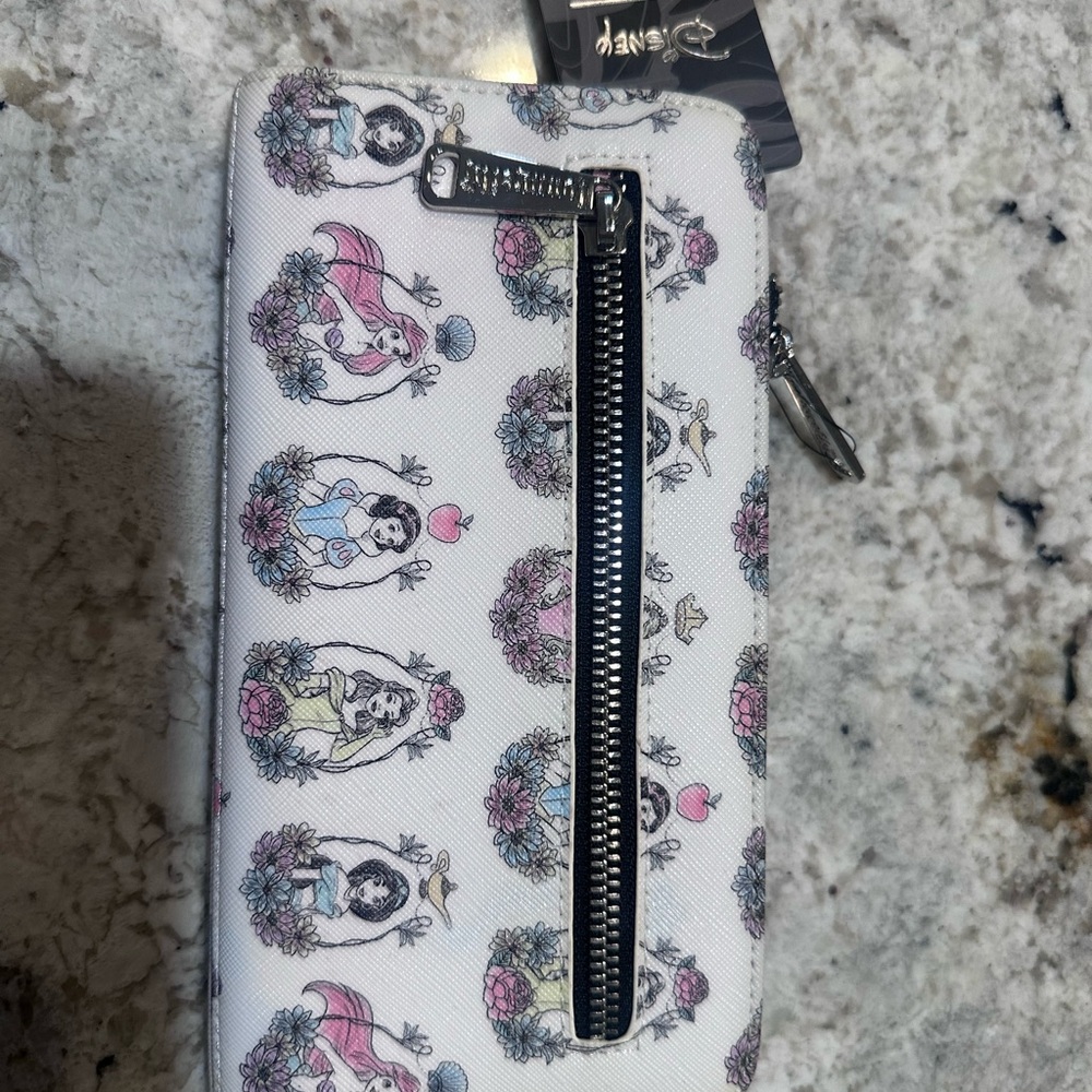 Disney Loungefly Princess White and Pink Wallet - Picture 2 of 4